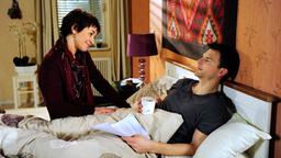 Rote Rosen Folge 1929 27.03.2015: Justus spielt vor Merle krank