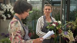 Judith (Katrin Ingendoh) hat nach einigem Zögern das Jobangebot von Merle (Anja Franke) angenommen.