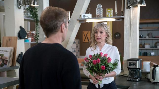 Katrin (Nicole Ernst) will sich von Florian (Stefan Plepp) trennen.