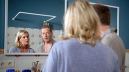 Lasse (Oliver Sauer) will den Unstimmigkeiten mit Nora (Anne Moll) nicht zuviel Bedeutung zumessen und zur Tagesordnung übergehen.