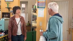 Merle (Anja Franke) erklärt Thomas (Gerry Hungbauer), dass sie sich nicht mehr in Gunters Leben einmischen will.