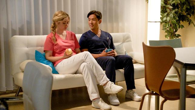 Noah (Jan Liem) will Toni (Sarah Buchholzer) endlich seine Gefühle gestehen. Nur der Zeitpunkt ist schlecht gewählt...