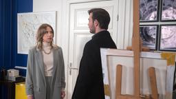 Philip (Marc Schöttner) entdeckt, dass Amelie (Lara-Isabelle Rentinck) ihm finanziell sehr wohl helfen könnte, es aber nicht tut.