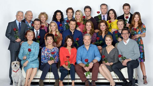 Bild: ARD/Thorsten Jander Die Darsteller der 16. Staffel "Rote Rosen"