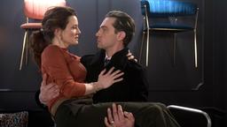 Tatjana (Judith Sehrbrock) wird klar, dass sie immer noch Gefühle für Paul (Leander Lichti) hat.