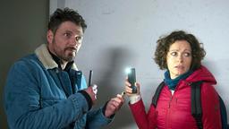 Tilmann (Björn Bugri) und Sonja (Madeleine Niesche) schließen sich versehentlich in einem verlassenen Bunker ein.