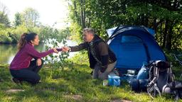 Tina (Katja Frenzel) und Torben (Joachim Kretzer) haben unterschiedliche Auffassungen übers Campen.