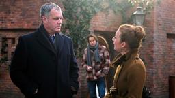 Torben (Joachim Kretzer) lässt Carla (Maria Fuchs) einfach stehen, als die ihm ungerechtfertigter Weise Vorwürfe macht (mit Hakim Michael Meziani, h.).