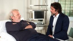 Volker (Gregory B. Waldis) besucht seinen schwer kranken Vater Stefan (Dieter B. Gerlach) im Gefängnis-Krankenhaus in Düsseldorf.