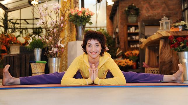 Bild: ARD/Nicole Manthey Anja Franke beim Yoga
