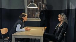 Gesa bei Sophie in der Untersuchungshaft