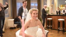 Sturm der Liebe Backstage bei Poppys Hochzeit: Birte Wentzek im Brautkleid