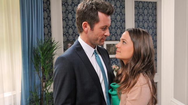 Bild: ARD/Ann Paur Sturm der Liebe: Julia (Jennifer Newrkla) und Niklas (Jan Hartmann)