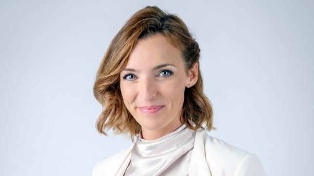 Bild: ARD/Christof Arnold Deborah Müller ist Cornelia Holle.