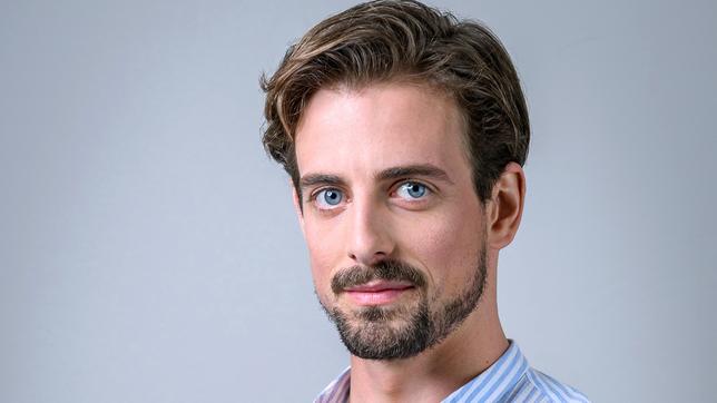 Bild: ARD/Christof Arnold Pablo Konrad spielt Hannes Fröhlich.