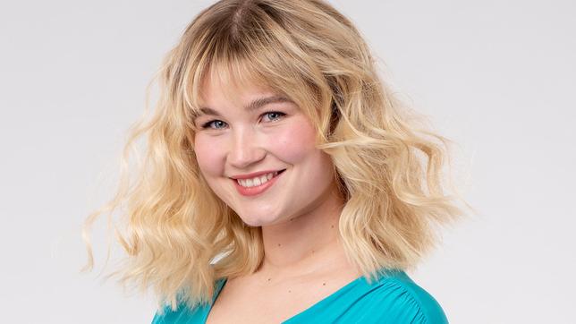 Bild: ARD/Thorsten Jander 20. Kapitel von "Rote Rosen": Malene Becker ist Charlotte Dahlmann