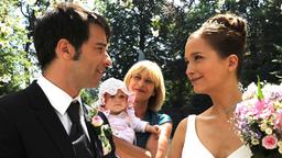 Robert, Eva und Charlotte mit Baby Valentina