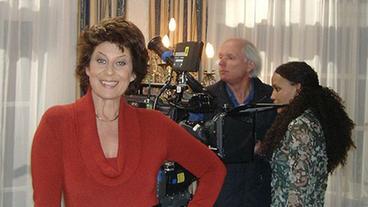 Mona Seefried als Charlotte Saalfeld