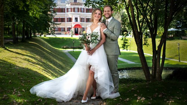 Happy End: Am Ende der 17. "Sturm der Liebe"-Staffel geben sich Maja und Florian das Ja-Wort bei ihrer Traumhochzeit.