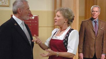 Bild: ARD/Jo Bischoff Hildegard und Alfons, im Hintergrund Werner