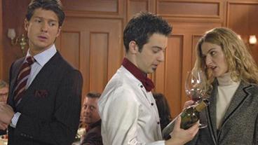 Bild: ARD/Jo Bischoff Robert, Nathalie und Maxim im Restaurant