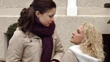 Bild: ARD/Jo Bischoff Tanja und Laura