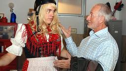 Alfons verkleidet Xaver als Frau