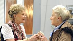 Käthe bringt Hildegard