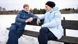 Annabelle (Jenny Löffler) versucht Ragnar (Jeroen Engelsman) von ihrer Idee zu überzeugen.