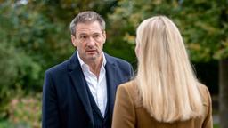 Christoph (Dieter Bach) beteuert vor Selina (Katja Rosin), Ariane nichts angetan zu haben.