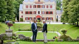 Christoph (Dieter Bach) trifft Werner (Dirk Galuba) im Park des "Fürstenhof" und macht ihm klar, dass er sich nicht auf Arianes Deal einlassen will.