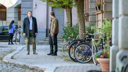 Christoph (Dieter Bach) und Tim (Florian Frowein) kommen Ariane in Bad Benedikt auf die Spur.