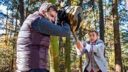 Der Vater-Sohn-Streit zwischen Nils (Florian Stadler) und Norman (Niklas Löffler) eskaliert.