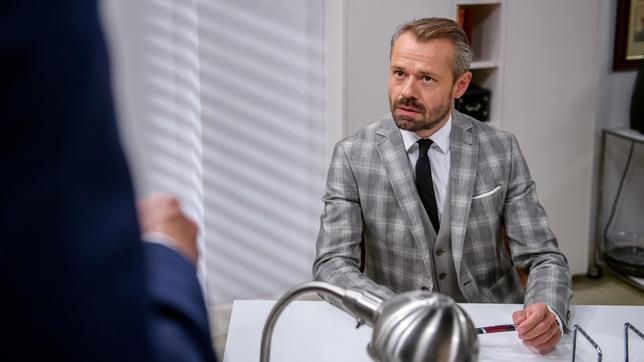 Bild: ARD/WDR/Christof Arnold Erik (Sven Waasner) hofft auf den Posten des Geschäftsführers.