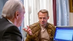 Erik (Sven Waasner) ist erleichtert, als Werner (Dirk Galuba) ihn nicht kündigt, sondern ihn nur zum Schachspielen verdonnert.