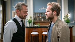Erik (Sven Waasner) macht Florian (Arne Löber) klar, dass er ihn niemals aufgeben wird.