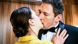 Eva (Uta Kargel) hat einen erotischen Traum mit Christoph (Dieter Bach).