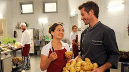 Sturm der Liebe – Folge 2071: Julia und Niklas flirten beim Kartoffelschälen in der Küche