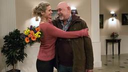 Sturm der Liebe Folge 2186 19.03.2015: Poppy mit ihrem Vater Walter