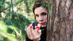 Sturm der Liebe Folge 2239 12.06.2015: Patrizia mit einer Pistole