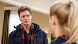 Henry (Patrick Dollmann) erfährt von Annabelle (Jenny Löffler), dass Denise nicht ganz ehrlich zu ihm war.