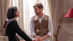 Henry ist (Elias Reichert) gerührt, als Sophia (Krista Birkner) ihren Geburtstag zum Anlass nehmen will, die