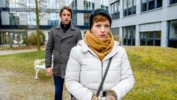 Isabelle (Ina Meling) setzt Sebastian (Kai Albrecht) unter Druck. Er soll das Geld für Pauls Behandlung von Friedrich stehlen!