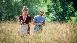 Maja (Christina Arends) und Florian (Arne Löber) verbringen spontan den Nachmittag zusammen.