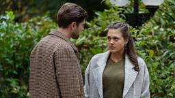 Maxi (KAtharina Scheuba) lässt für Henry (Elias Reichert) die einmalige Chance verstreichen, neue Munition
