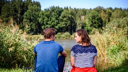 Oskar (Philip Butz)  und Tina (Christin Balogh) erleben einen nahen Moment.