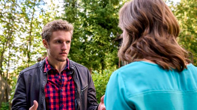 Bild: ARD/Christof Arnold Oskars (Philip Butz) Vertrauen in Tina (Christin Balogh) ist endgültig erschüttert.