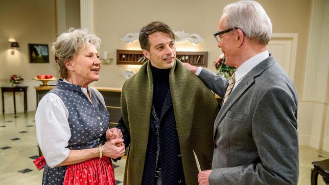 Bild: ARD/Christof Arnold Robert (Lorenzo Patanè) kommt überraschend zu Besuch und trifft auf Werner (Dirk Galuba) und Hildegard (Antje Hagen).