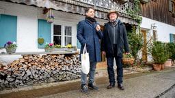 Robert (Lorenzo Patané) und André (Joachim Lätsch) stacheln sich im Wettbewerb der Restaurants gegenseitig auf.