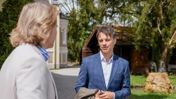 Robert (Lorenzo Patané) und Michael (Erich Altenkopf) wollen ihre Lebensgefährtinnen ein wenig aufmuntern  und verabreden sich zu einer Partie Krocket im Park.